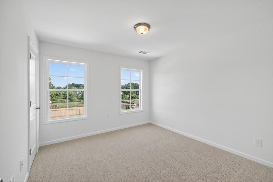 Spacious, unfurnished interior of a new home in , Jefferson (Image 23).