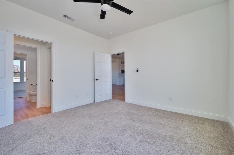 Spacious, unfurnished interior of a new home in , Brashear (Image 20).