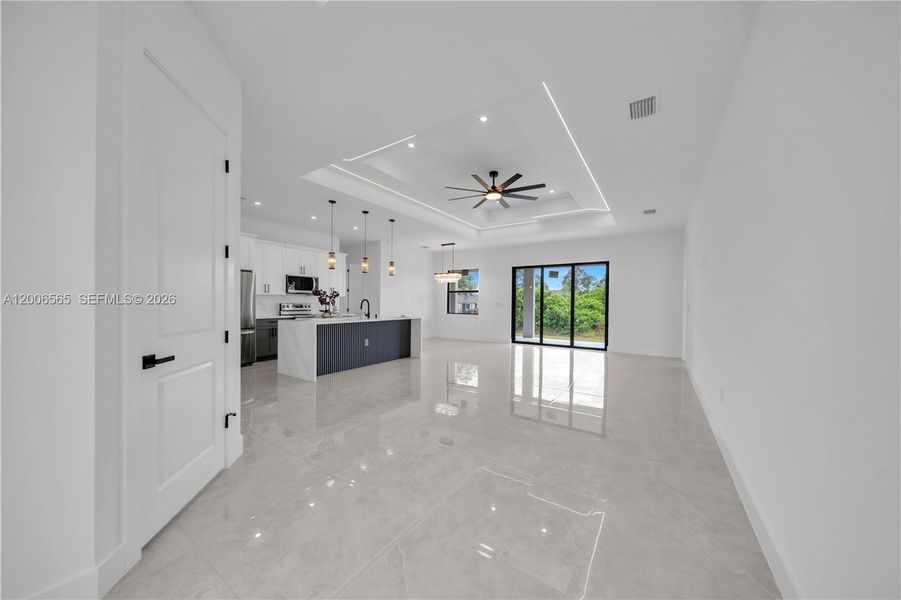 Spacious, unfurnished interior of a new home in , Lehigh Acres (Image 16).