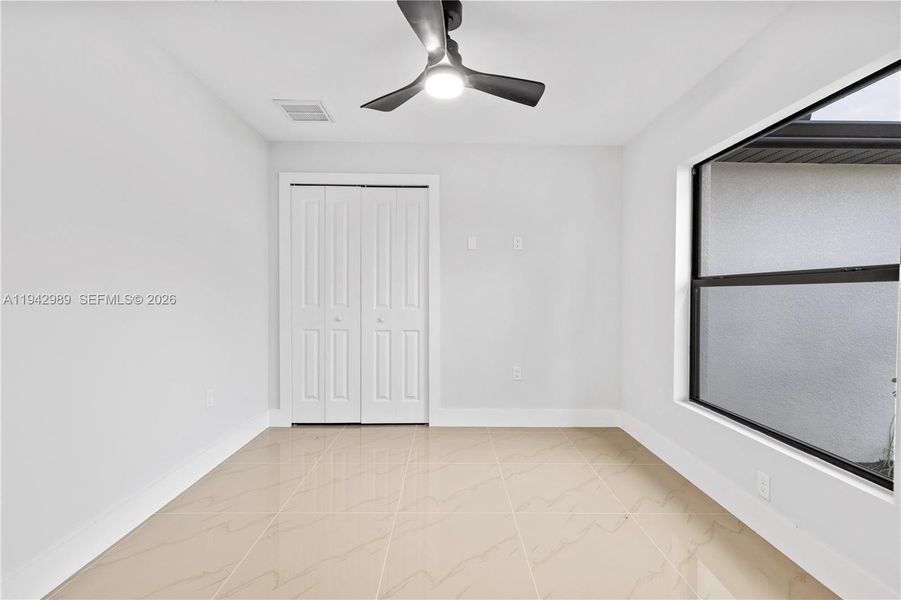 Spacious, unfurnished interior of a new home in , Lehigh Acres (Image 21).