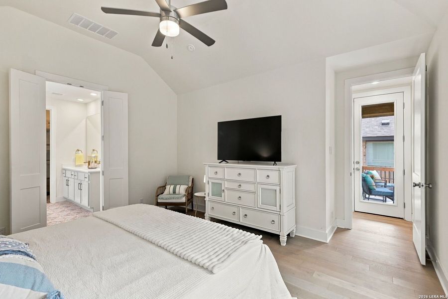 Furnished interior view inside a new home in Gruene Villages, New Braunfels (Image 36).