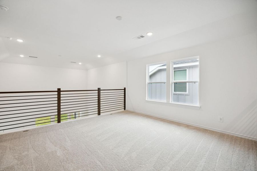 Spacious, unfurnished interior of a new home in Montgomery Bend, Montgomery (Image 18).