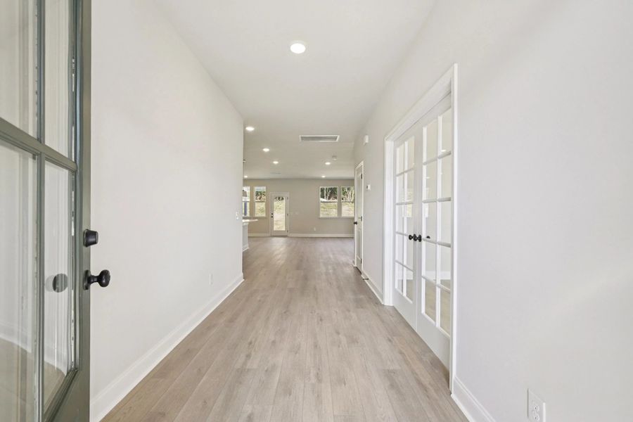 Spacious, unfurnished interior of a new home in Willow Landing, Mount Juliet (Image 15).