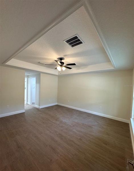 Spacious, unfurnished interior of a new home in , Citrus Springs (Image 8).