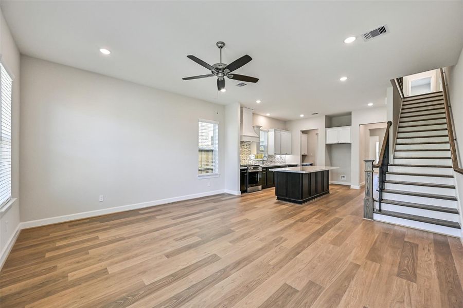 Spacious, unfurnished interior of a new home in Pearland Old Townsite, Pearland (Image 27).