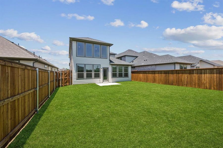 Exterior details and patio area of a home in Southridge, McKinney (Image 2).