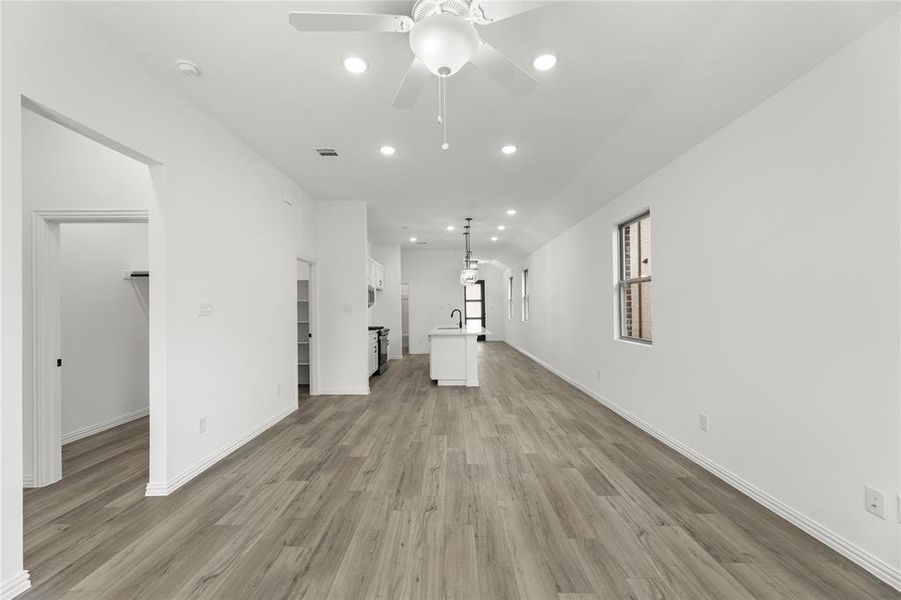 16. 14119 Gallatin - Family (3)