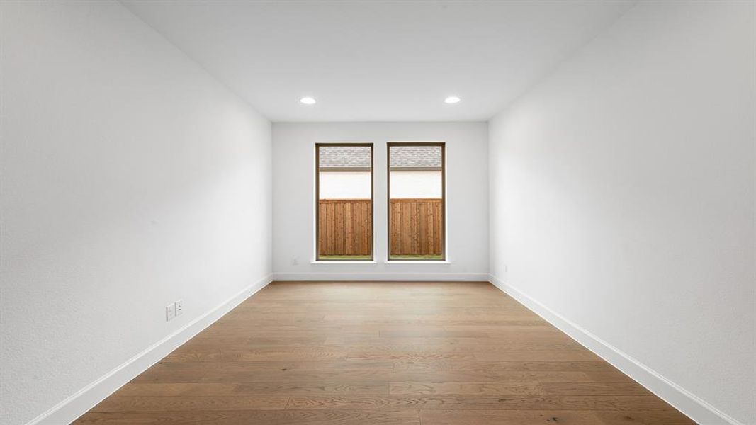 Spacious, unfurnished interior of a new home in Myrtle Creek 71', Waxahachie (Image 22).