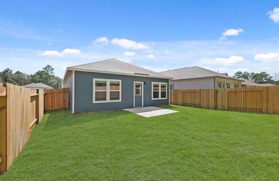 Exterior details and patio area of a home in Maple Heights, Porter (Image 4).