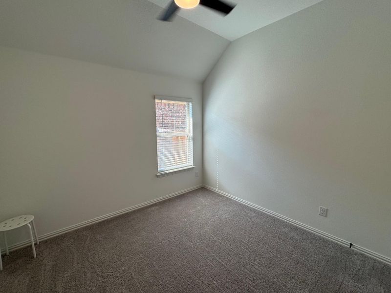 Spacious, unfurnished interior of a new home in Sunfield, Buda (Image 18).