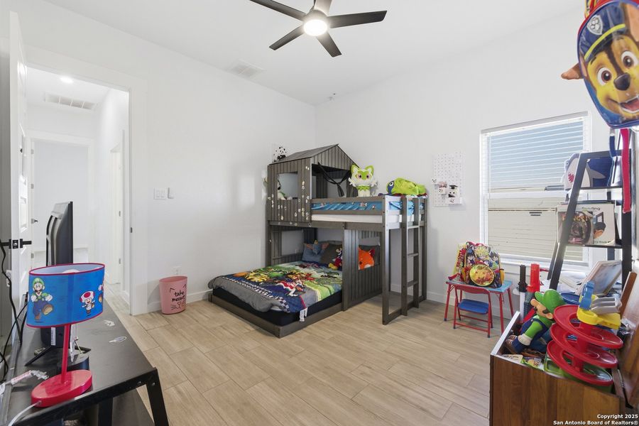 Furnished interior view inside a new home in , La Vernia (Image 12).