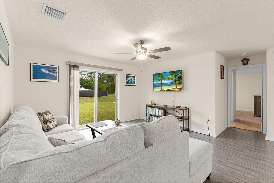 8275-105th-Ct-HigMedia-012-1280