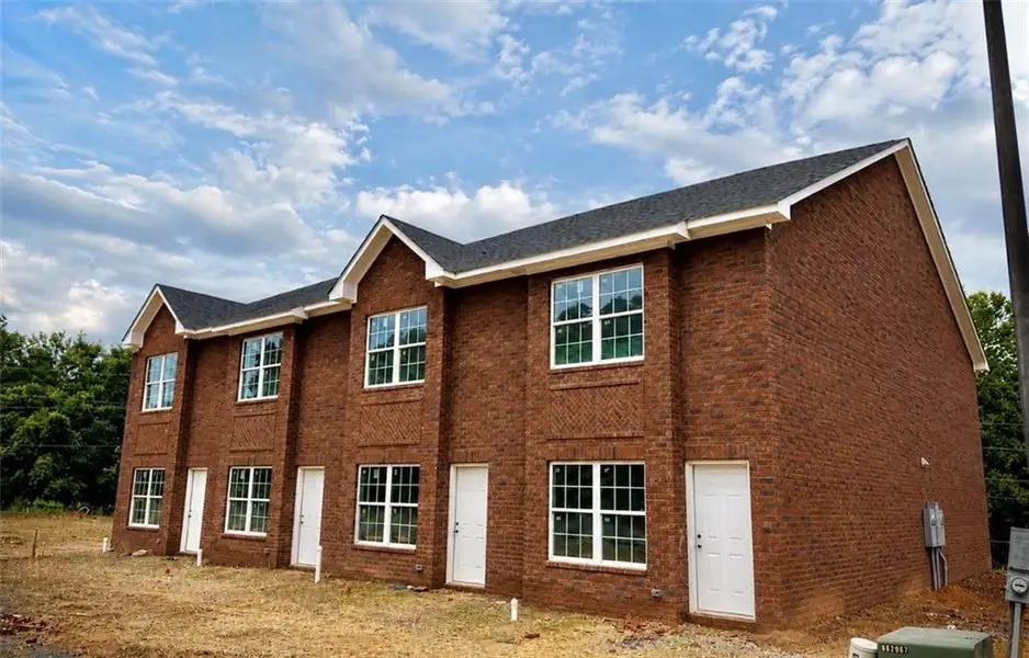 Image 11 of a home in . Image 11 of a home in .