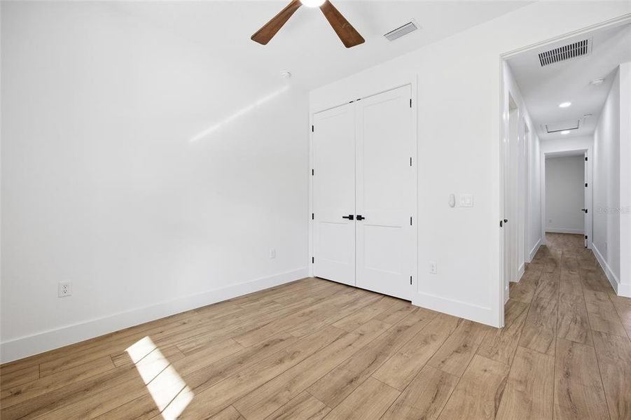 Spacious, unfurnished interior of a new home in , Dunnellon (Image 32).