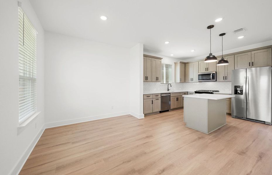 Spacious, unfurnished interior of a new home in Crosswinds, Kyle (Image 27).