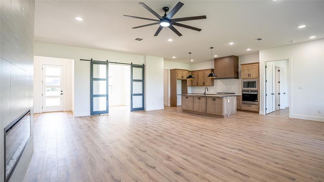 Spacious, unfurnished interior of a new home in , Burleson (Image 38).