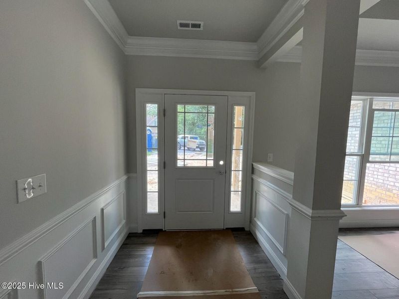 Spacious, unfurnished interior of a new home in Palmetto Creek, Bolivia (Image 4).