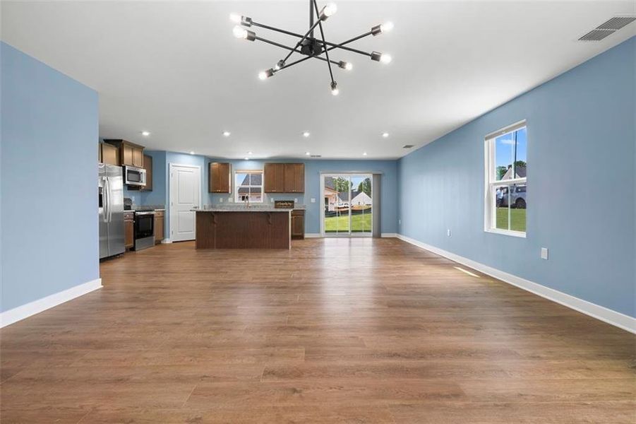 Spacious, unfurnished interior of a new home in , Dallas (Image 34).