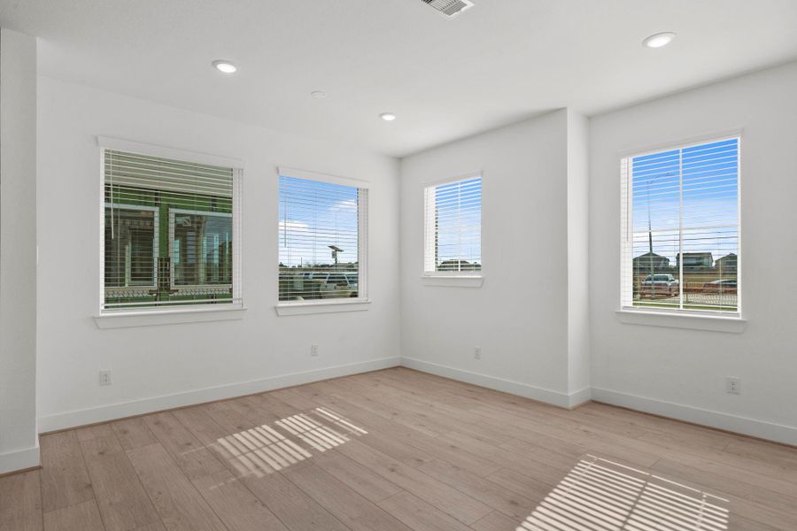 **Photos are representative of the floor plan and not of the actual home** **Photos are representative of the floor plan and not of the actual home**