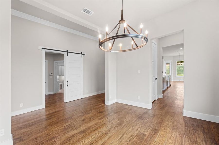 Spacious, unfurnished interior of a new home in King Crossing Estates, Van Alstyne (Image 30). Spacious, unfurnished interior of a new home in King Crossing Estates, Van Alstyne (Image 30).