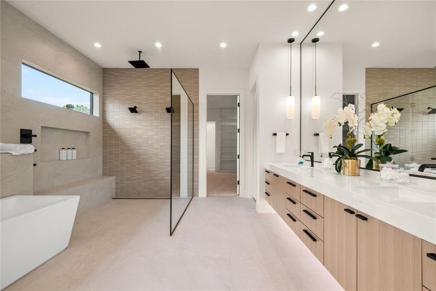 Furnished interior view inside a new home in , Dallas (Image 34).