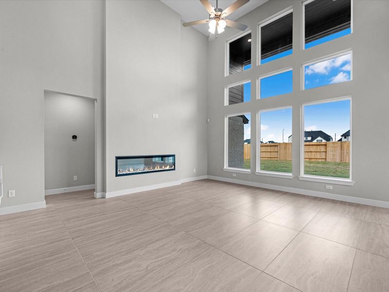 Spacious, unfurnished interior of a new home in Brookewater, Rosenberg (Image 18).