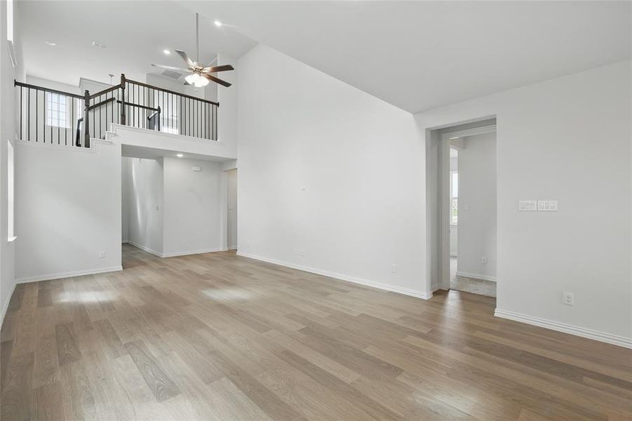 Spacious, unfurnished interior of a new home in Bel Air Village, Sherman (Image 14).