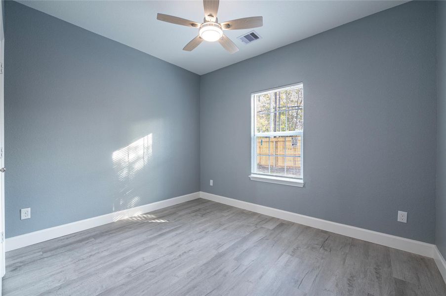 Spacious, unfurnished interior of a new home in , Texas City (Image 18).