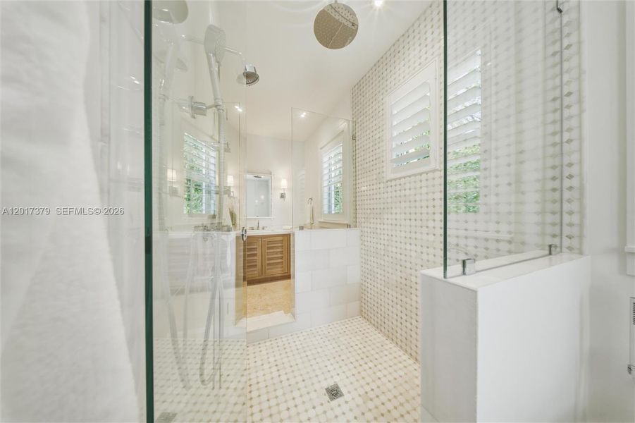 Close-up of interior finishes inside a home in , Islamorada, Village of Islands (Image 18).