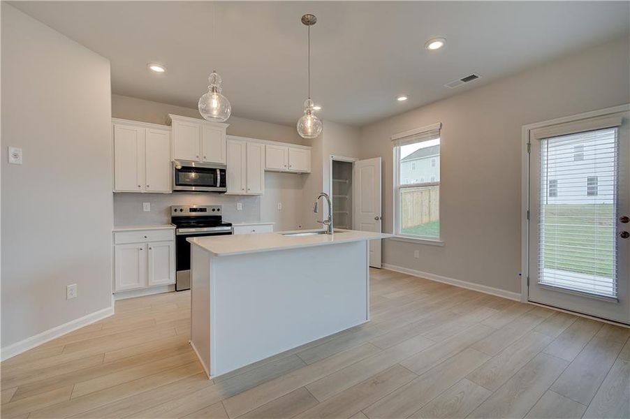 Furnished interior view inside a new home in Chapel Hill, Newnan (Image 9).