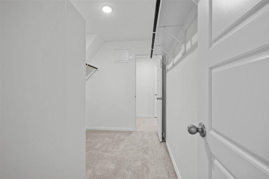 Spacious, unfurnished interior of a new home in Oakwood Estates, Waller (Image 30).