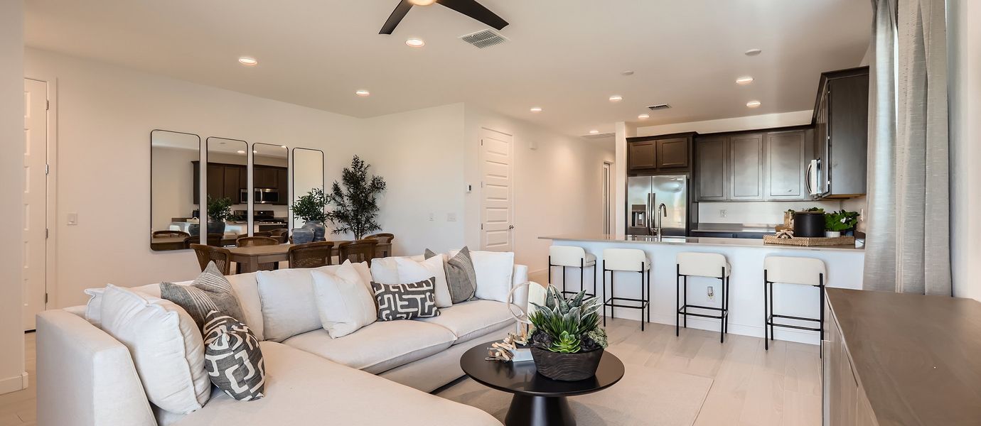 3580 Latitude Great 2of2 F1 Base7 3580 Latitude Great 2of2 F1 Base7