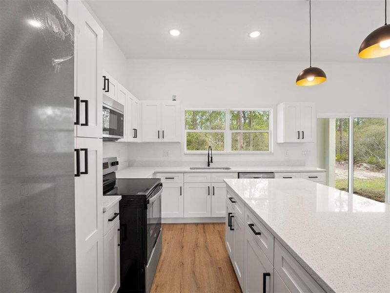 Furnished interior view inside a new home in , Ocklawaha (Image 7).