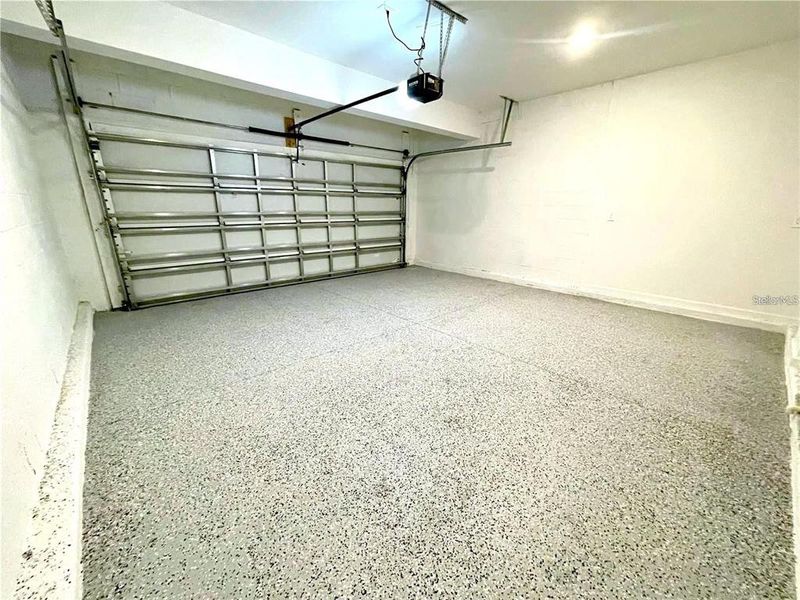 Spacious, unfurnished interior of a new home in , Davenport (Image 15).