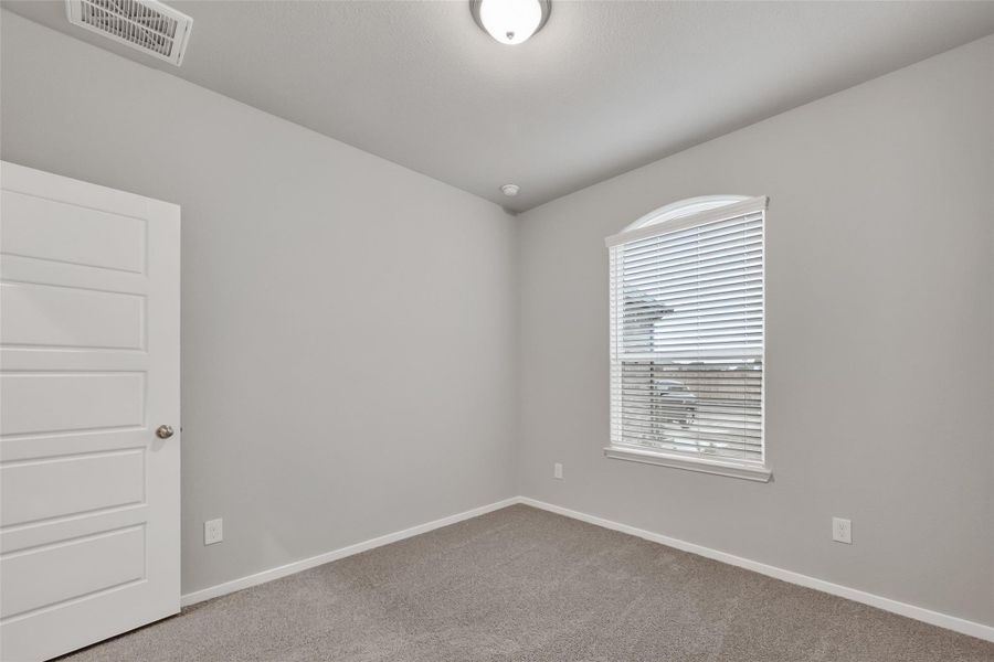 Spacious, unfurnished interior of a new home in Rollingbrook Estates, Baytown (Image 41).