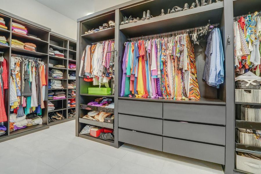 Walk-in Closet