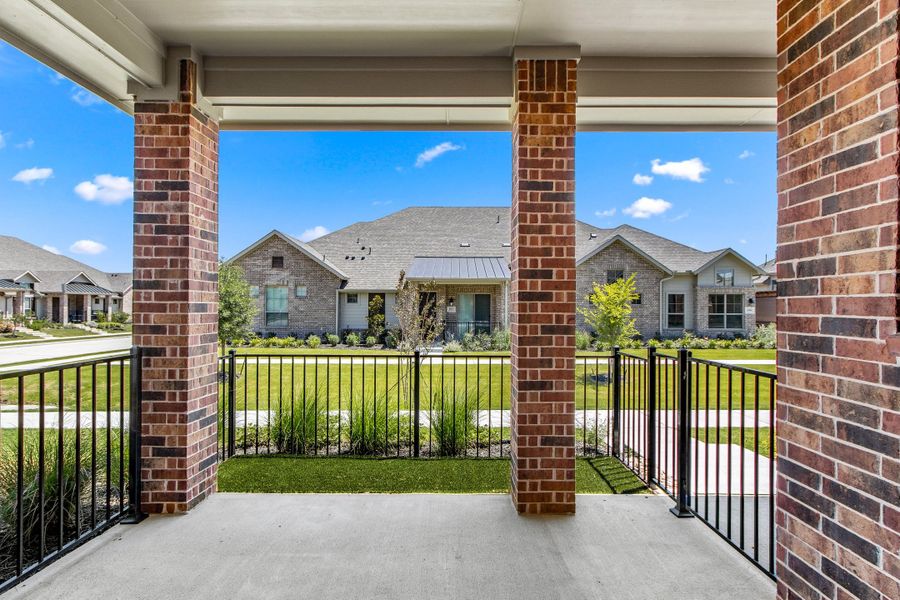 Exterior details and patio area of a home in Woodbridge Villas, Wylie (Image 21).