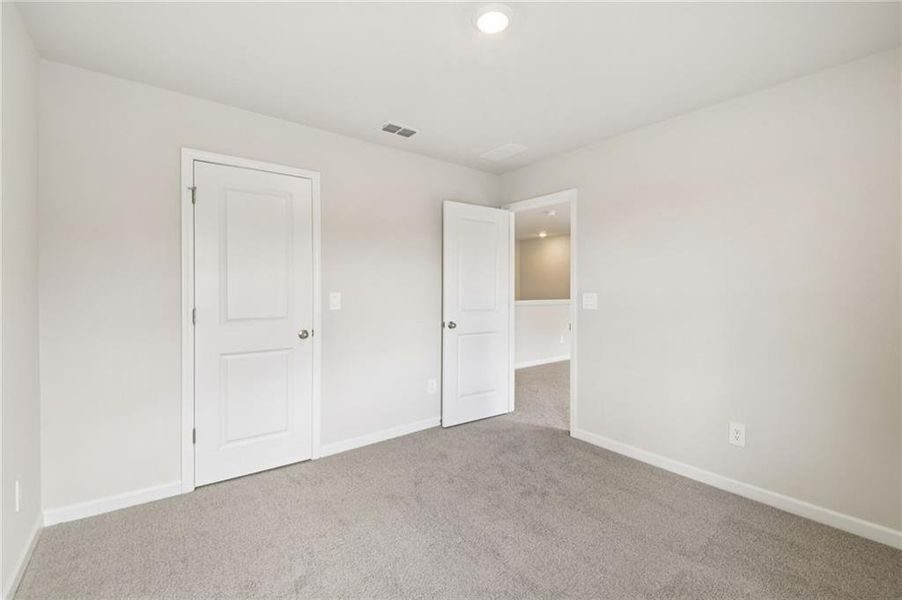 Spacious, unfurnished interior of a new home in Creekside at Oxford Park, Fairburn (Image 42). Spacious, unfurnished interior of a new home in Creekside at Oxford Park, Fairburn (Image 42).