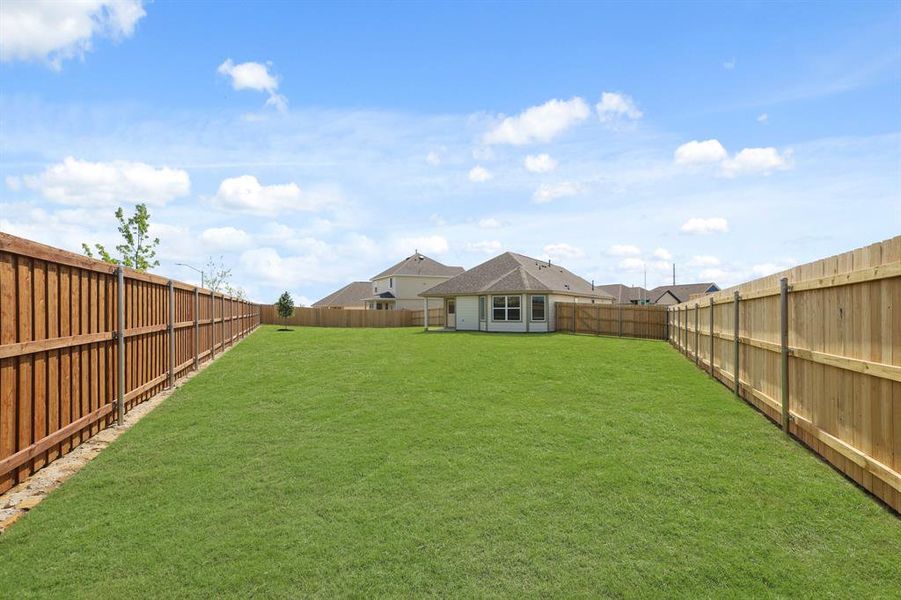 Spacious, unfurnished interior of a new home in Rocky Creek Crossing, Fort Worth (Image 6). Spacious, unfurnished interior of a new home in Rocky Creek Crossing, Fort Worth (Image 6).