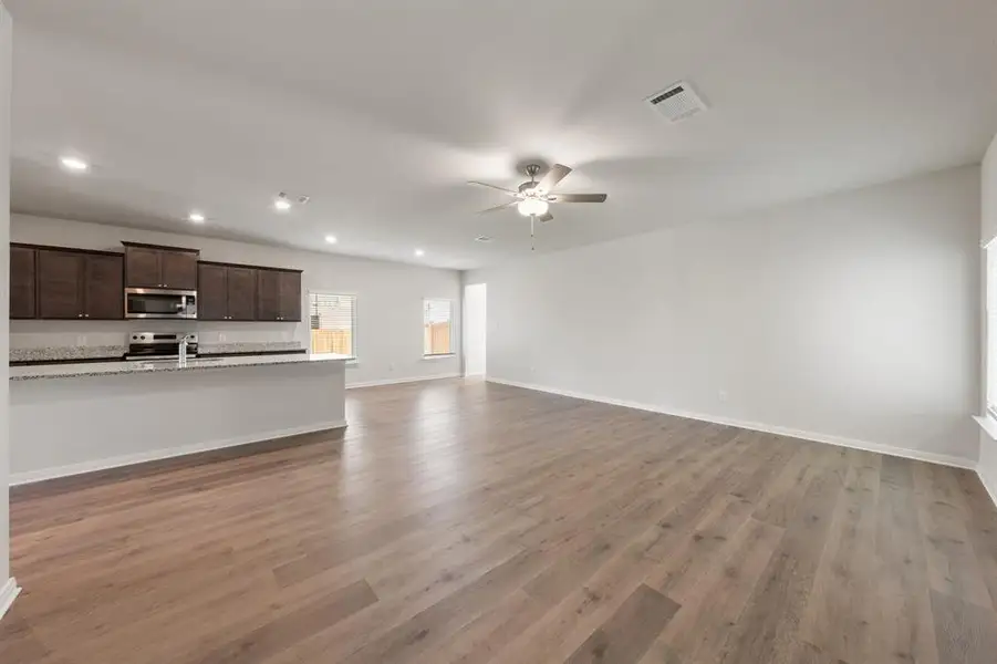 Spacious, unfurnished interior of a new home in Southaven, Hutchins (Image 5).