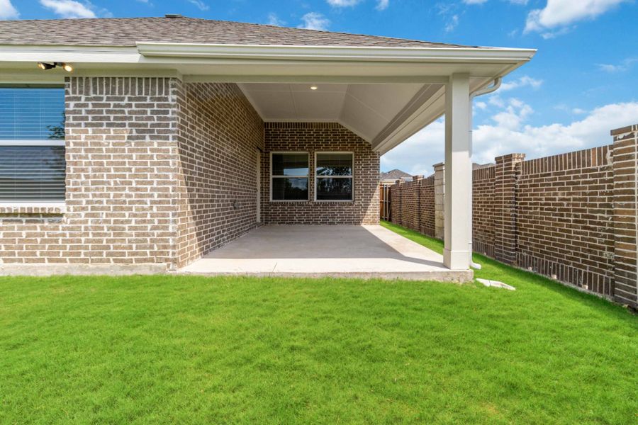Representative exterior details of a home built from the McKinney by Pacesetter Homes in Creekview Meadows, Pilot Point (Image 3). Representative exterior details of a home built from the McKinney by Pacesetter Homes in Creekview Meadows, Pilot Point (Image 3).