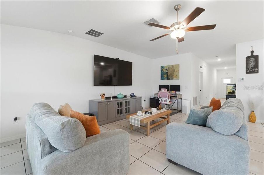 Furnished interior view inside a new home in , Lakeland (Image 14).