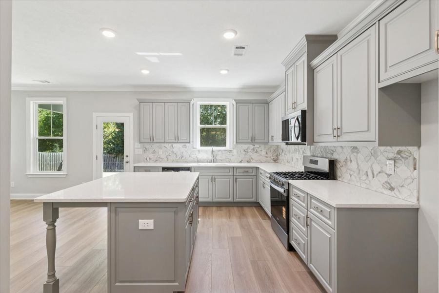 Furnished interior view inside a new home in Crawford Creek, Grovetown (Image 8).