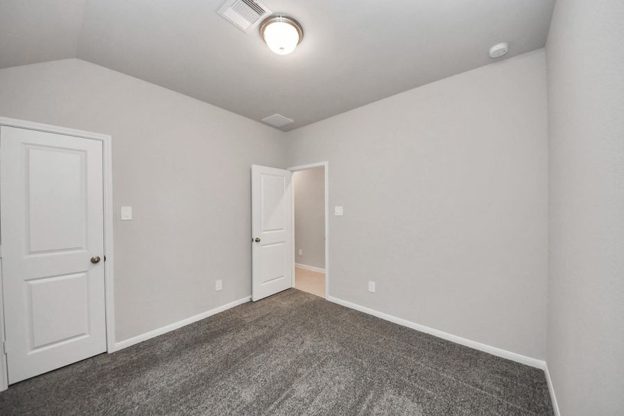 Spacious, unfurnished interior of a new home in Montgomery Ridge: Founders Collection, Conroe (Image 19).