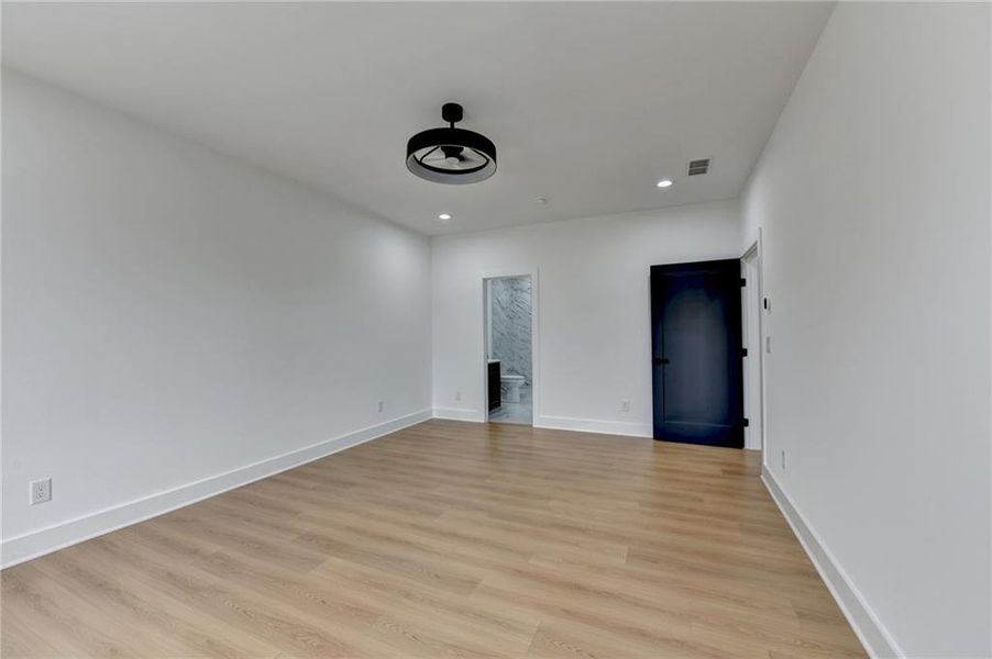 Spacious, unfurnished interior of a new home in , Auburn (Image 36). Spacious, unfurnished interior of a new home in , Auburn (Image 36).