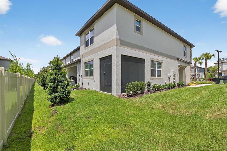Exterior details and patio area of a home in , San Antonio (Image 4).