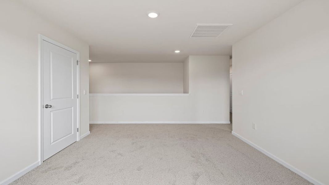 Spacious, unfurnished interior of a new home in Lakestone, Woodruff (Image 21).