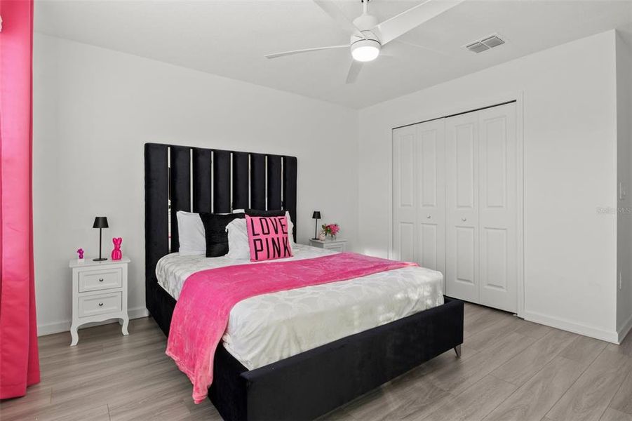 Furnished interior view inside a new home in Tohoqua, Kissimmee (Image 11).