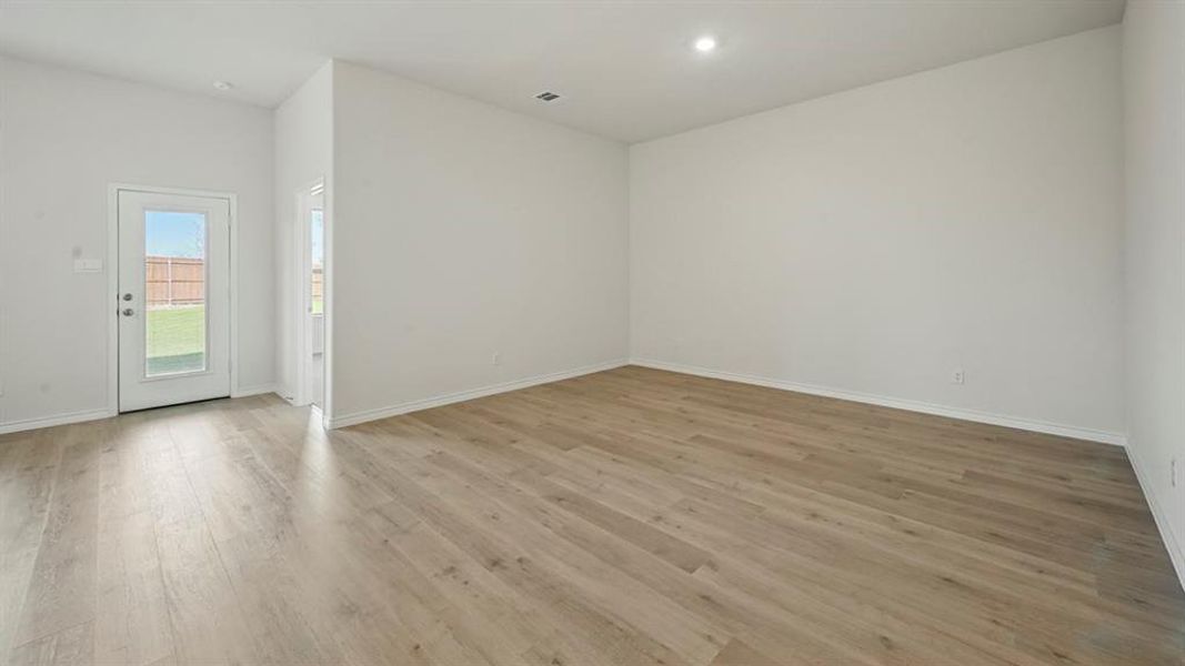 Spacious, unfurnished interior of a new home in Silverado, Aubrey (Image 29).