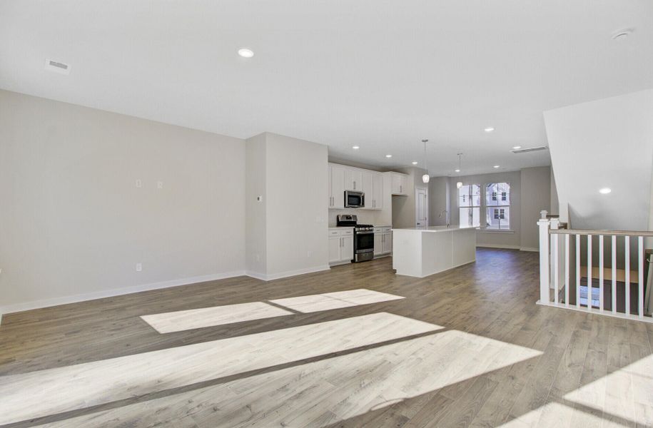 Spacious, unfurnished interior of a new home in , Johns Island (Image 34).